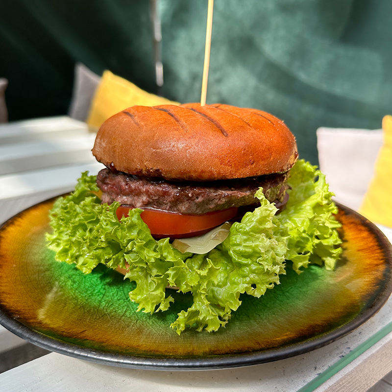 Classic burger - Restauracja Atmosfera, zamów na dosyta.pl