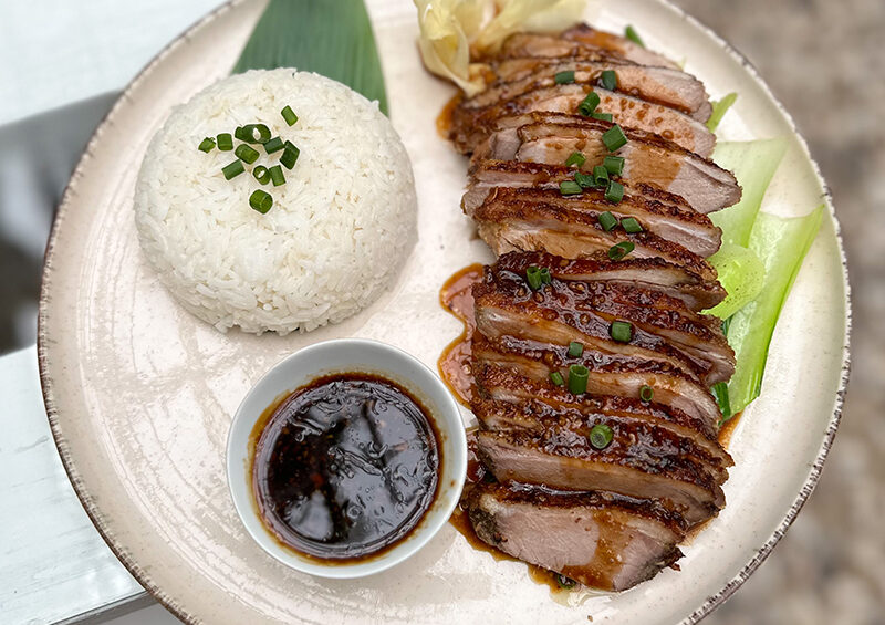 Roast duck with garlic sauce - Restauracja Atmosfera, zamów na dosyta.pl