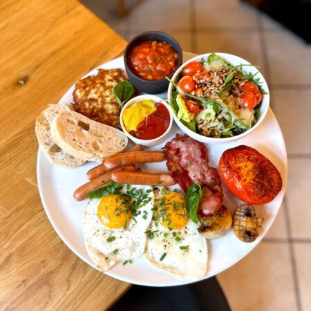 Śniadanie Angielskie - zamów jedzenie online na www.dosyta.pl