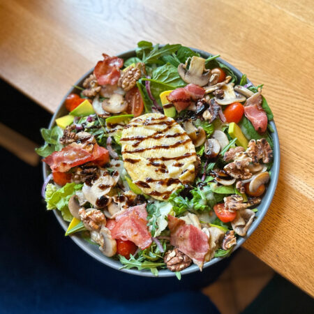 Keto Bowl - restauracja Atmosfera. Zamów jedzenie online na www.DoSyta.pl